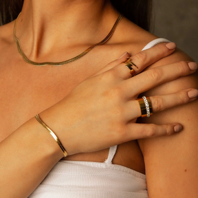 Anel Nara com Zircônia Banhado a Ouro 18K