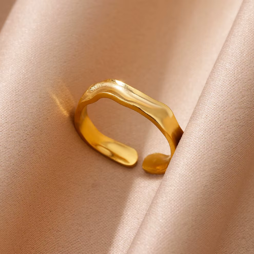 Anel Ondulado Banhado a Ouro 18K