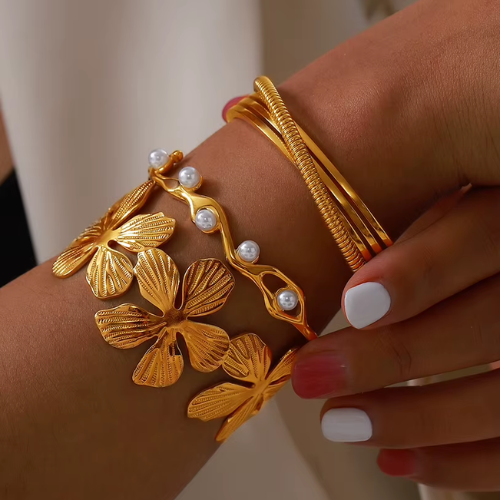 Bracelete Arco Trancado Banhado a Ouro 18k