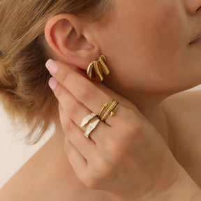 Anel Espiral com Zircônia Banhado a Ouro 18K