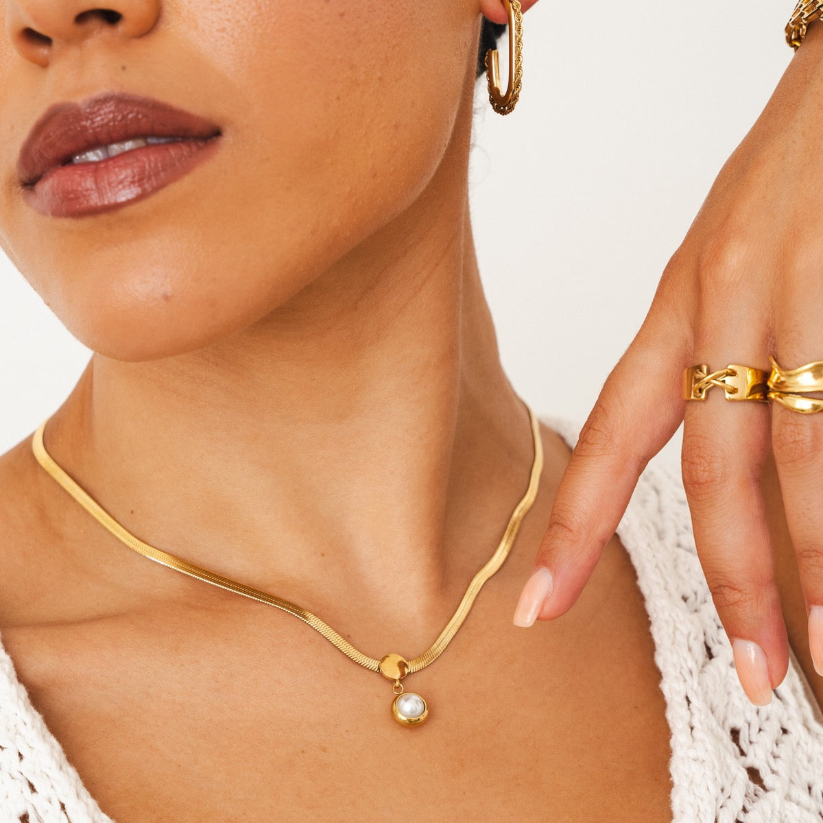 Colar Cobra com Pingente de Pérola