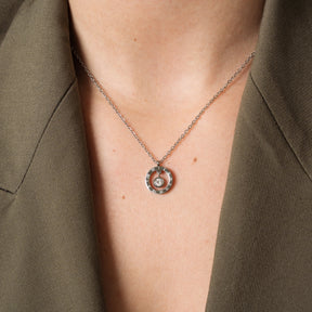 Colar Pingente Romano com Zircônia Prata