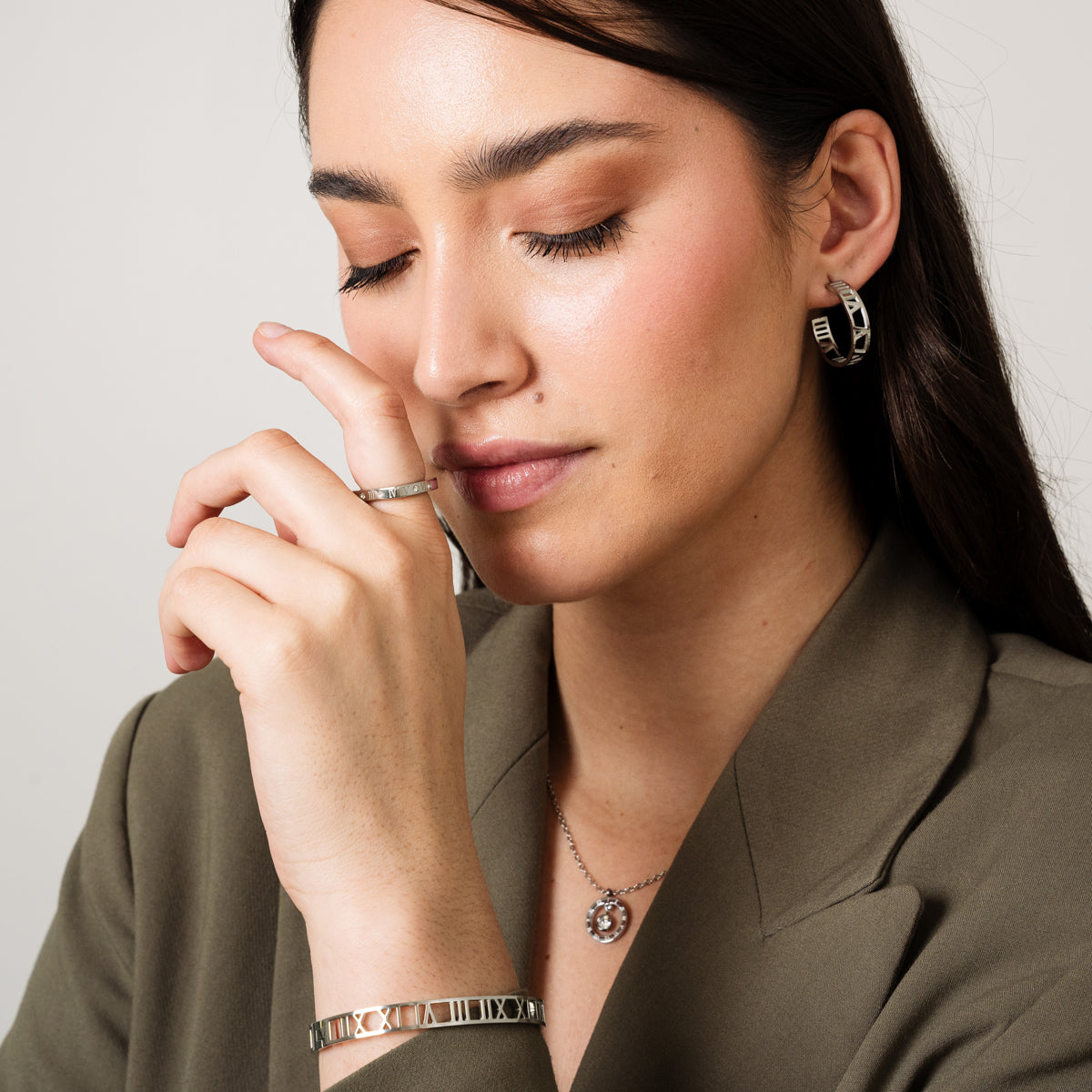 Colar Pingente Romano com Zircônia Prata