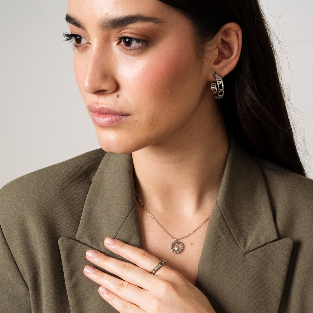 Colar Pingente Romano com Zircônia Prata