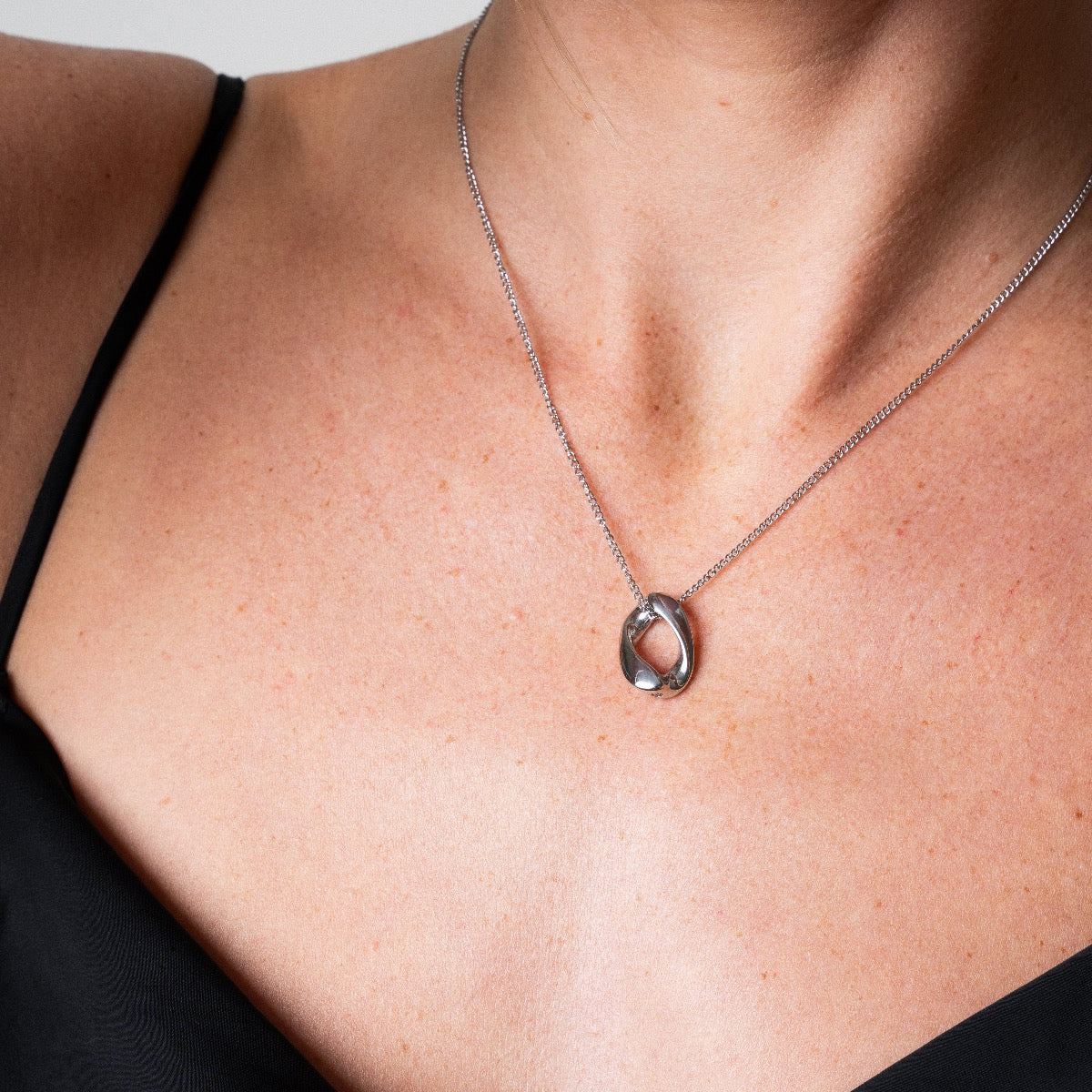 Colar Pingente Irregular Prata