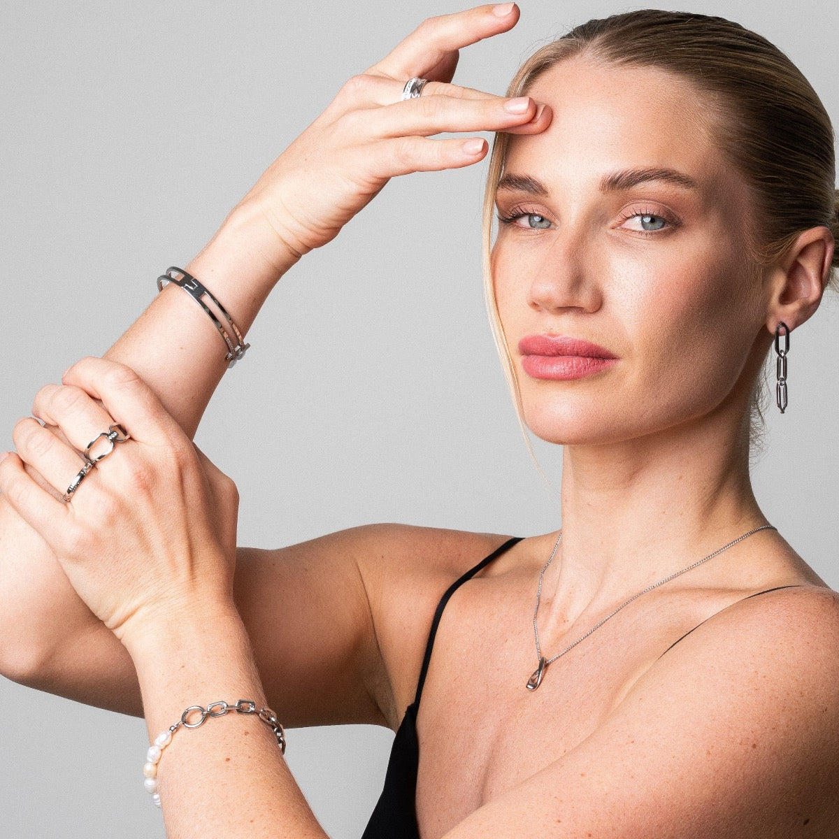 Pulseira em Elos e Pérola Prata