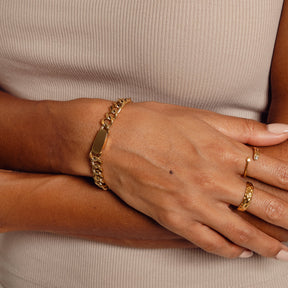 Pulseira com Medalhão Banhado a Ouro 18k