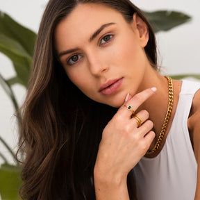 Anel Estilo Corrente com Pedra de Ônix