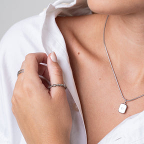 Colar Pingente Medalha com Zircônia