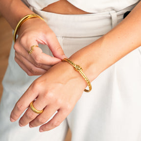 Pulseira Nó Torcido Banhado a Ouro 18K