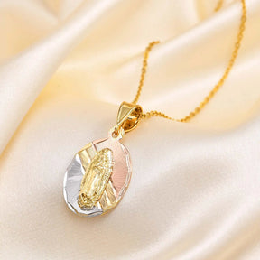 Colar Pingente Vigem Maria Tricolor