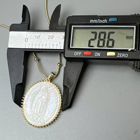 Colar Pingente Virgem Maria de Conha Natural