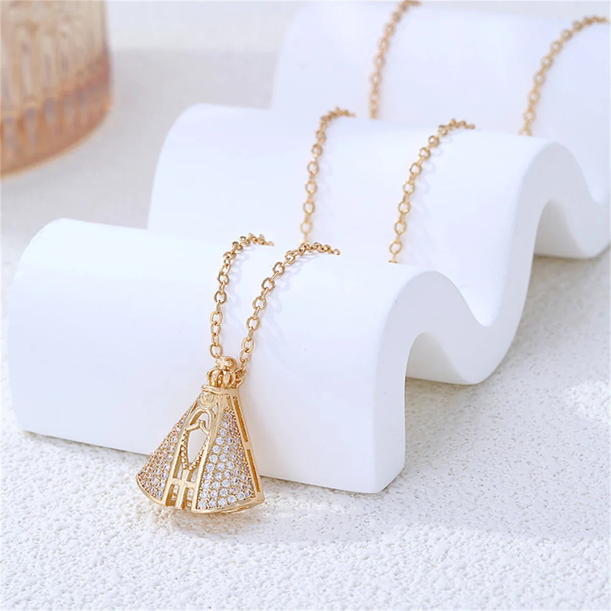 Colar Pingente Cravejado Santinha